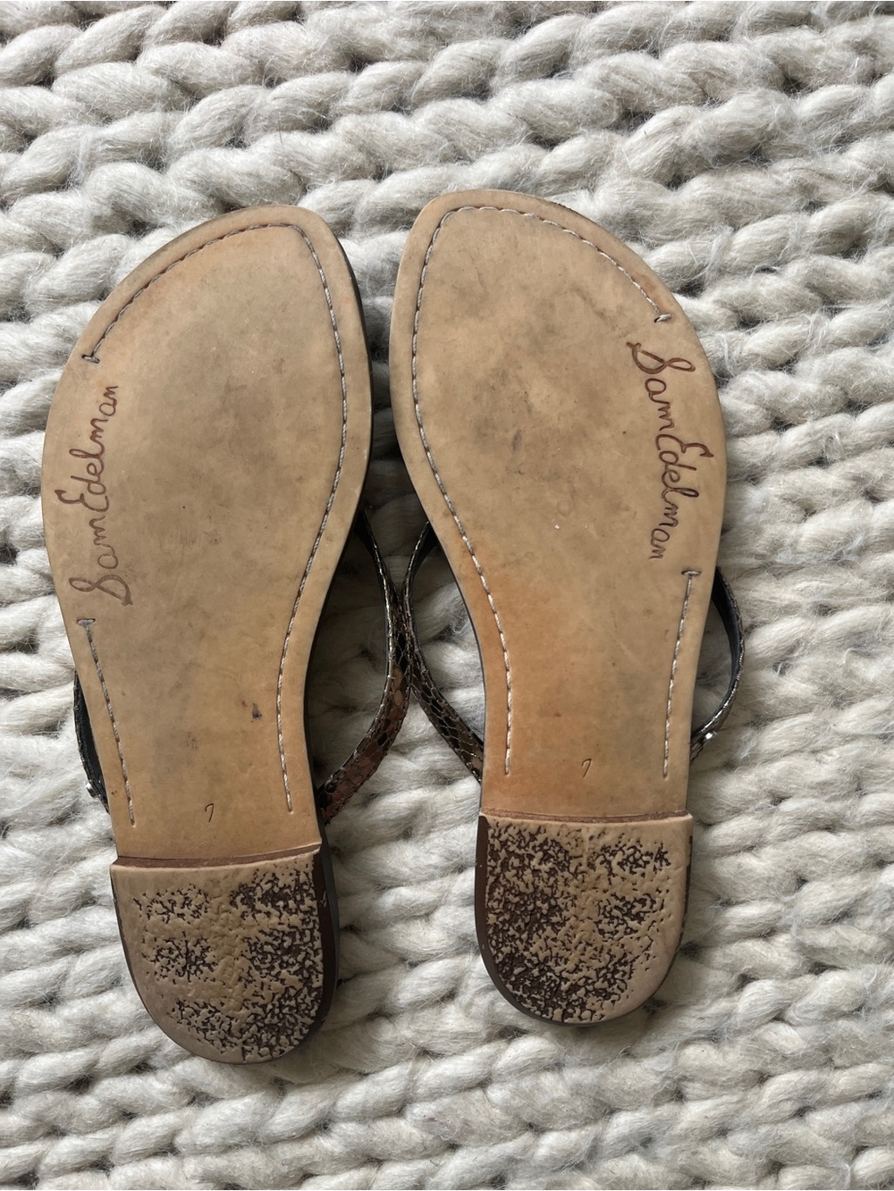 Sam Edelman Gold metallic Thong Sandals - Brown Insole - Picture 2 of 2